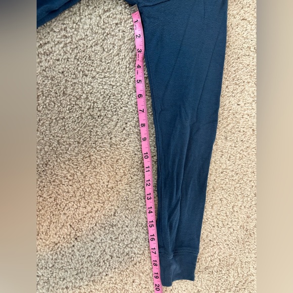 GUC Spiritual Gangster rainbow sweater - Picture 5 of 5